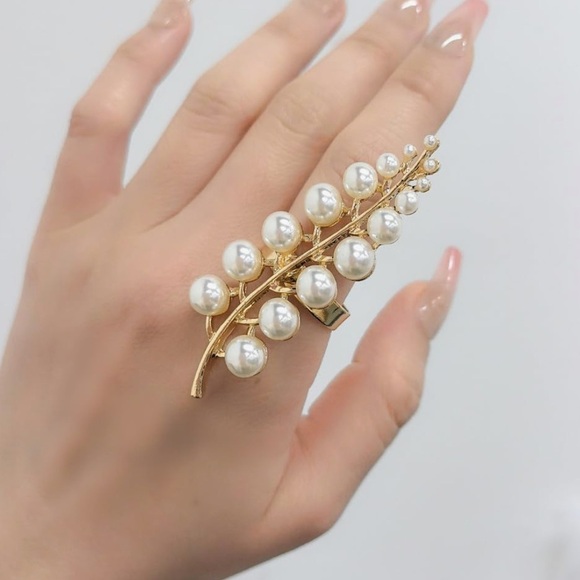 Gold Long Shell Pearl Leaf Adjustable Ring - Picture 2 of 6